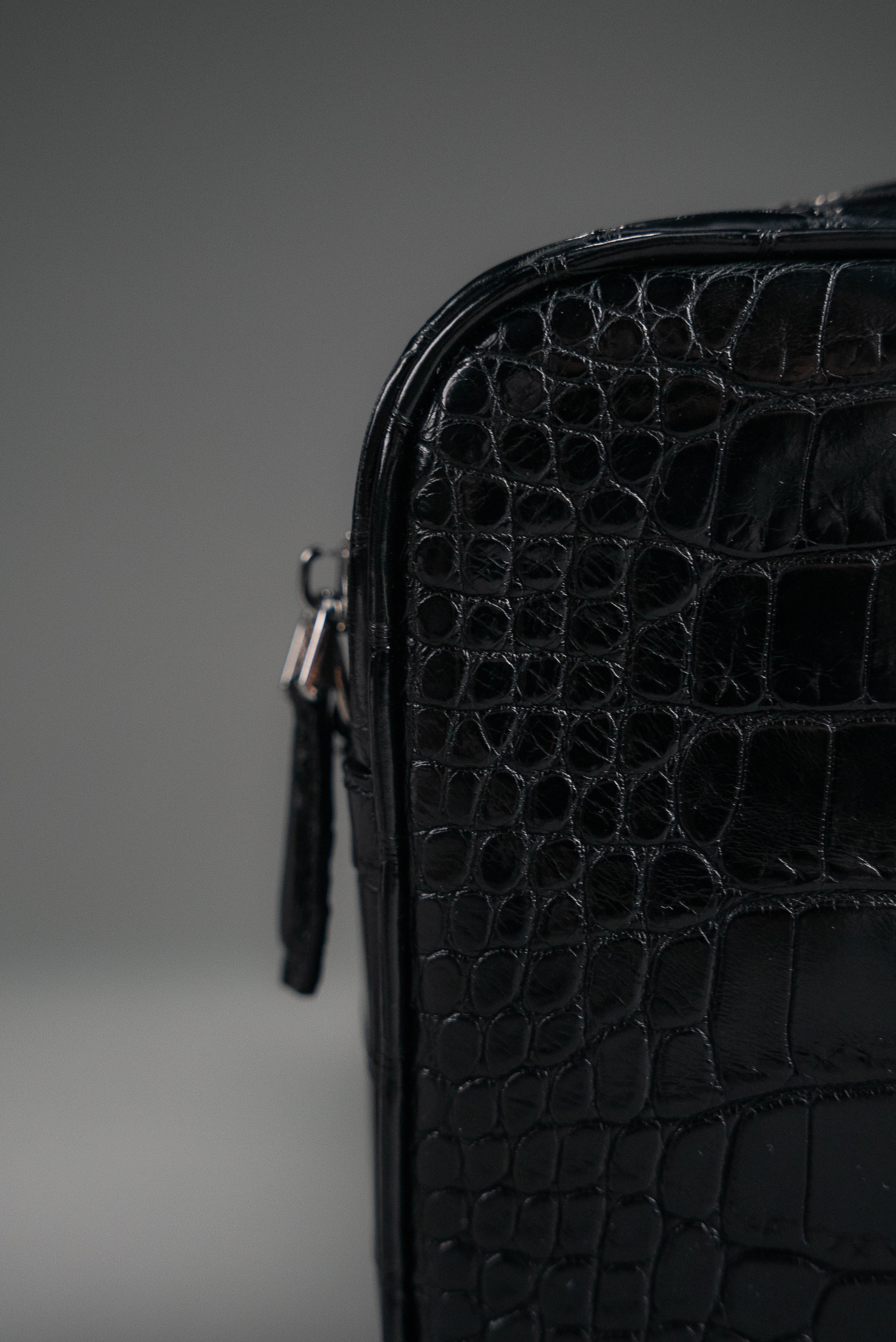 Cross-body Bag in Glazed Crocodile