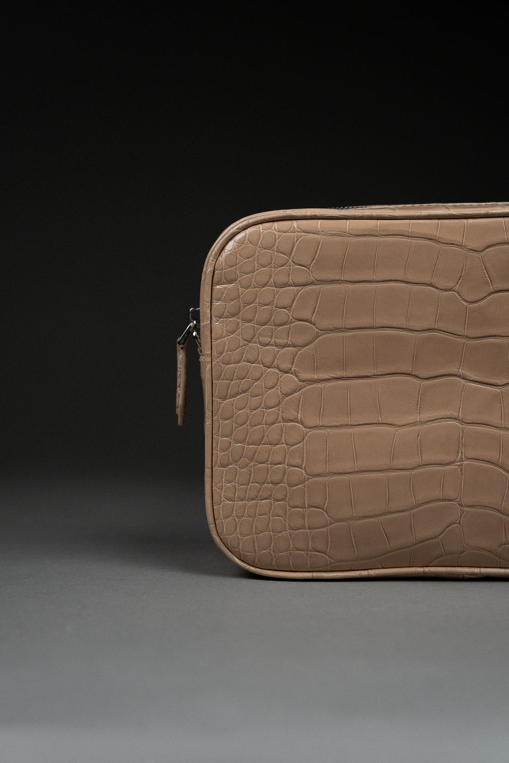 Cross-body Bag in Glazed Crocodile