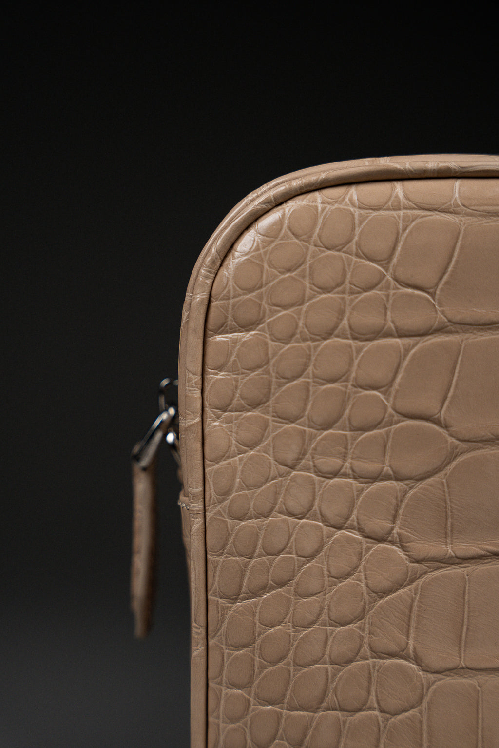 Cross-body Bag in Glazed Crocodile